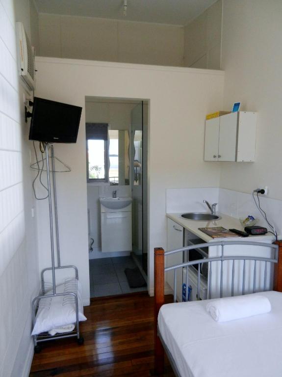 Golden Shores Motel Bilinga Екстер'єр фото