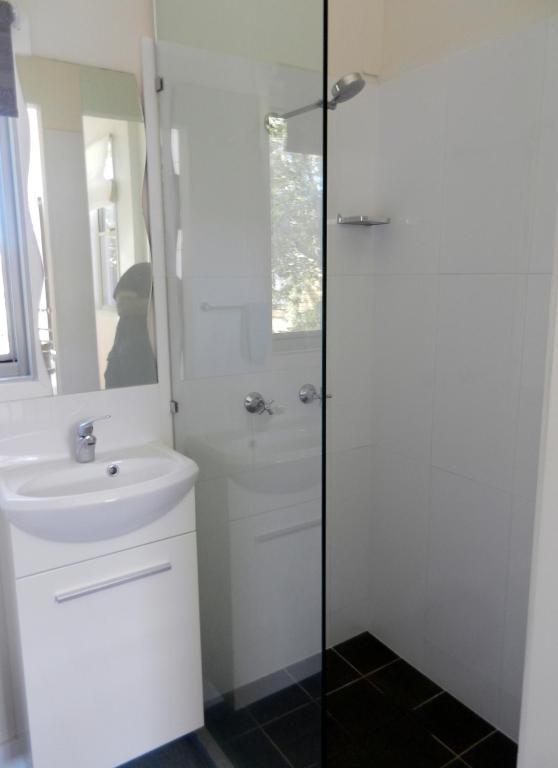 Golden Shores Motel Bilinga Екстер'єр фото
