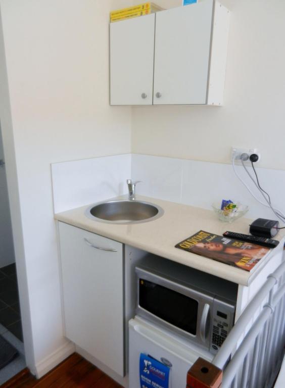 Golden Shores Motel Bilinga Екстер'єр фото