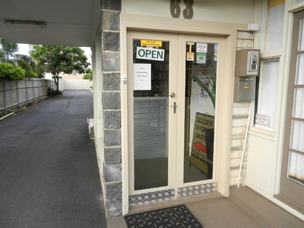 Golden Shores Motel Bilinga Екстер'єр фото