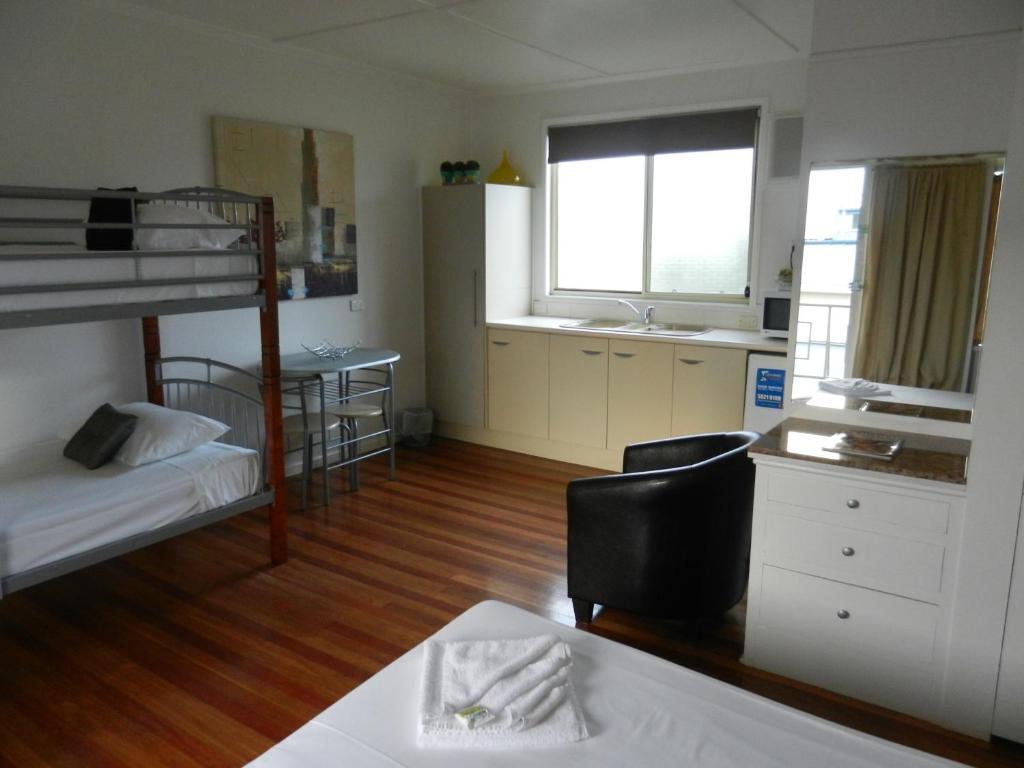 Golden Shores Motel Bilinga Номер фото