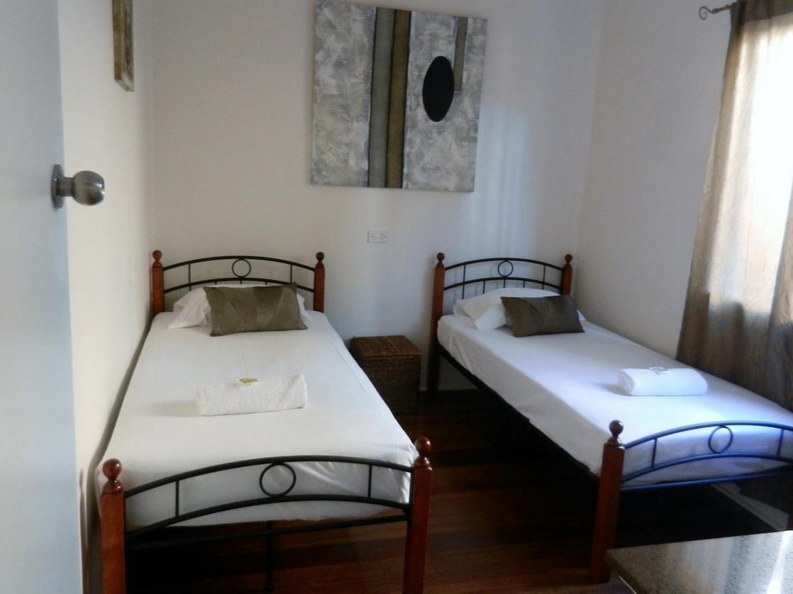 Golden Shores Motel Bilinga Екстер'єр фото
